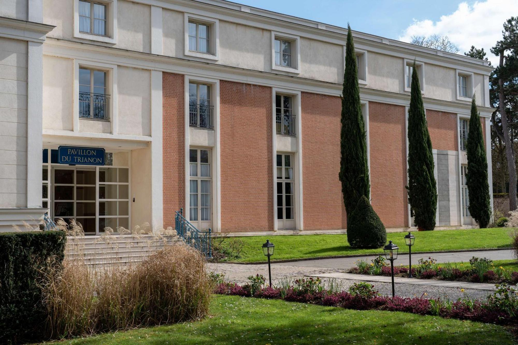 Waldorf Astoria Versailles - Trianon Palace Esterno foto The University of Avignon