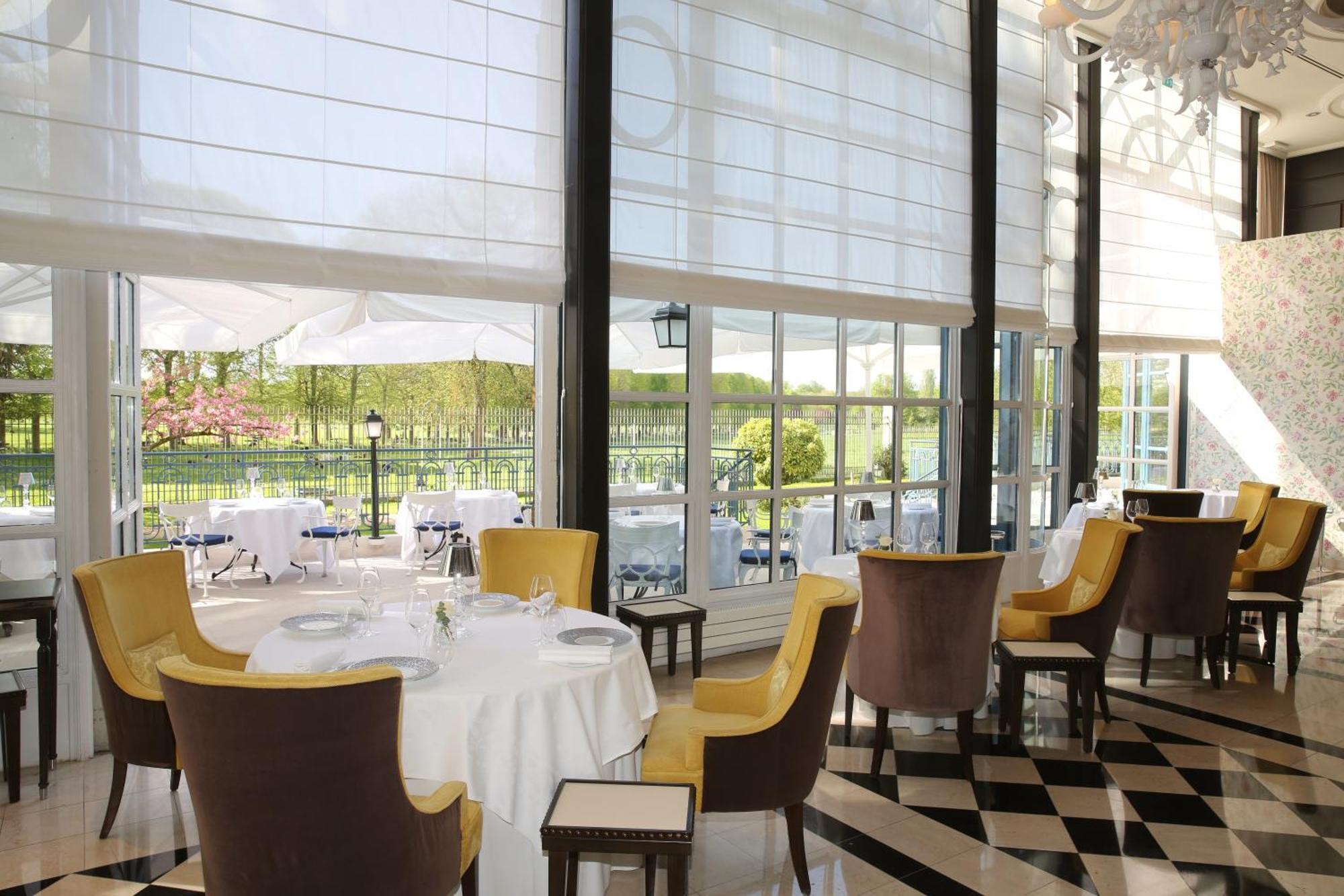 Waldorf Astoria Versailles - Trianon Palace Esterno foto Restaurant