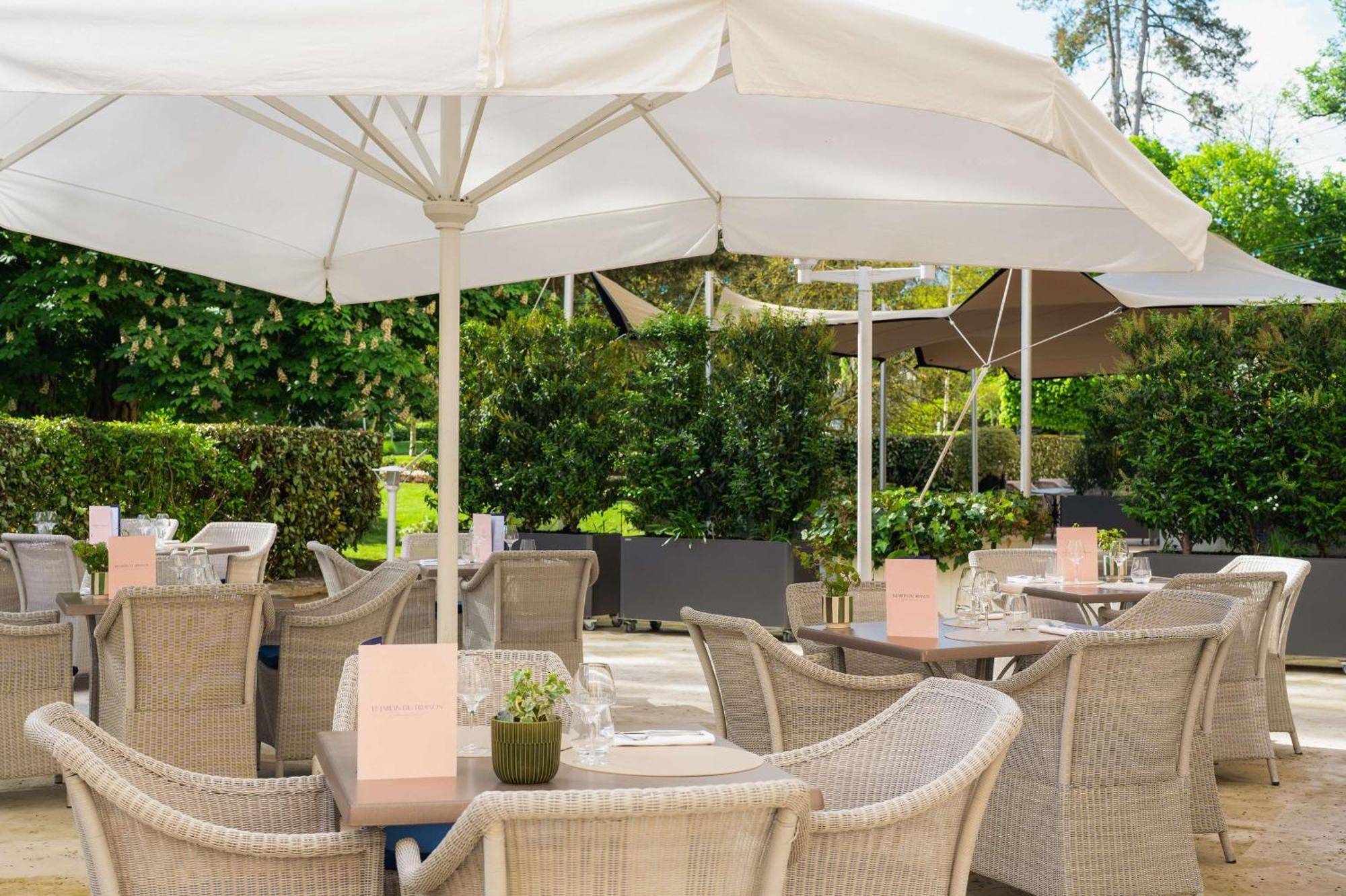 Waldorf Astoria Versailles - Trianon Palace Esterno foto The Terrace at The Ivy Collection