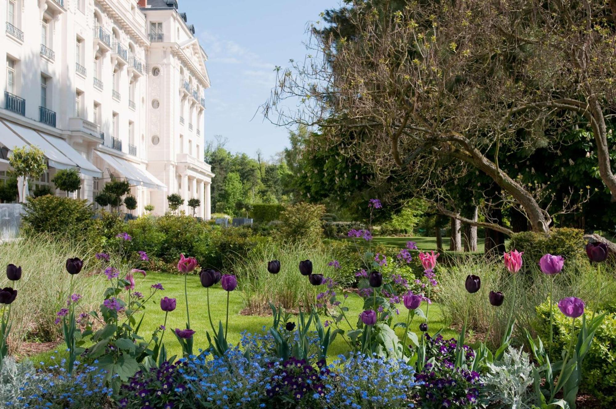 Waldorf Astoria Versailles - Trianon Palace Esterno foto The gardens